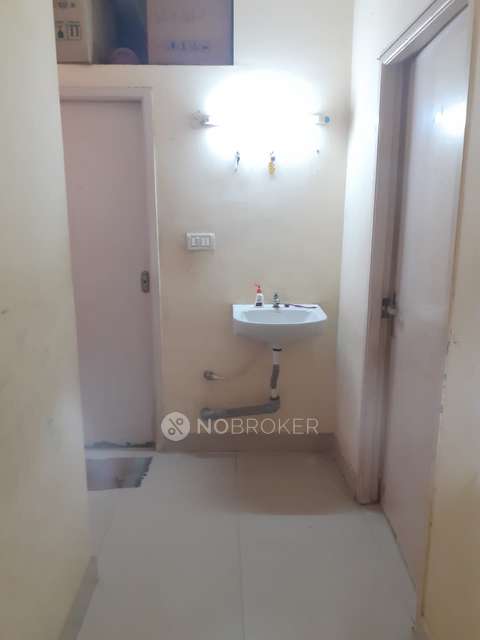 2 BHK Flat In Vishnu Apartments, Mukthi Encalve, Manapakkam For Sale  In Manapakkam