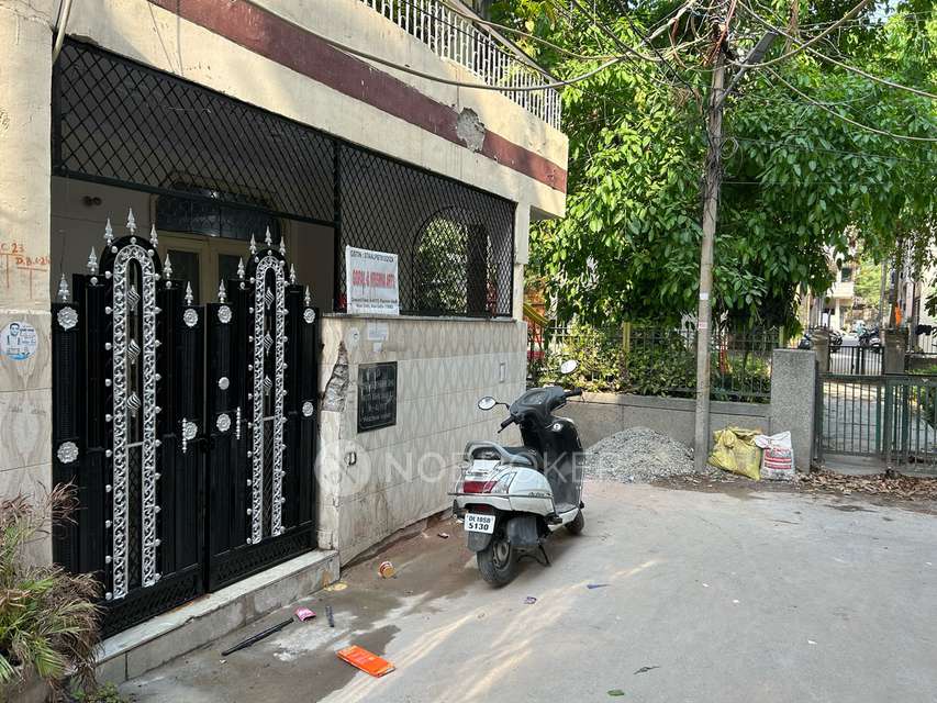 1 BHK Flat For Sale  In A-4 Paschim Vihar