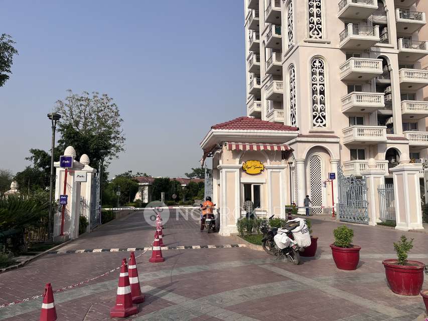 3 BHK Flat In Regal Gardens, Regal Gardens, Gurgaon, India For Sale  In Sector 90