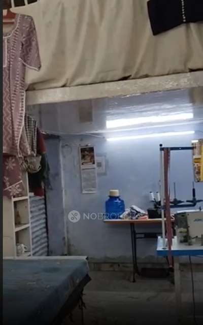 Shop in Bhogal, Jangpura, Delhi for sale 