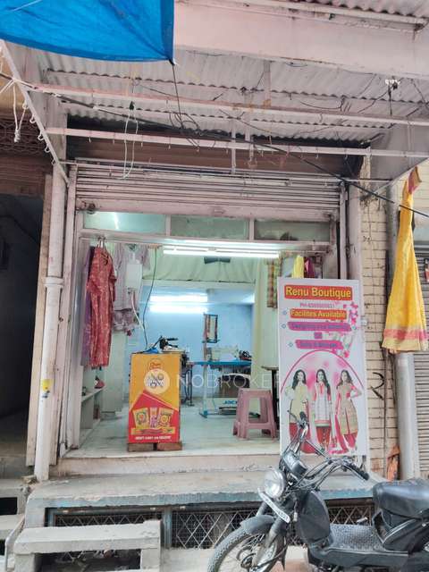 Shop in Bhogal, Jangpura, Delhi for sale 
