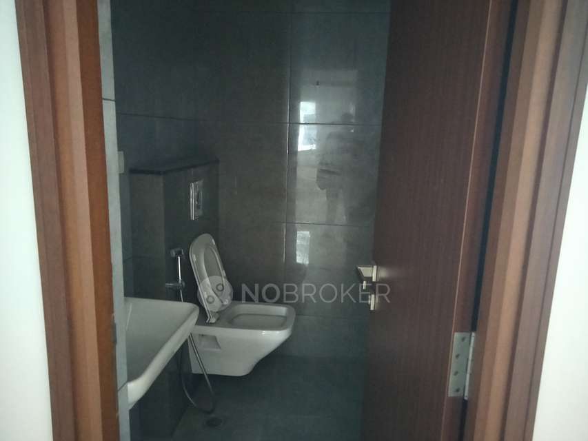 4 BHK Flat In Aparna Sarovar Zenith For Sale  In Serilingampally