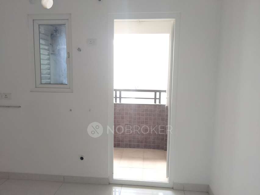 4 BHK Flat In Aparna Sarovar Zenith For Sale  In Serilingampally