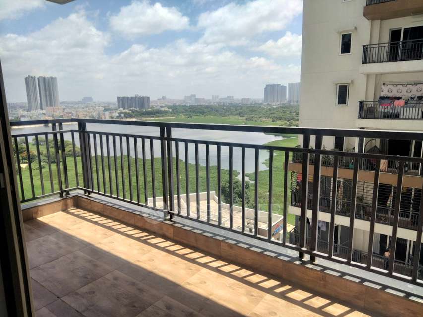 4 BHK Flat In Aparna Sarovar Zenith For Sale  In Serilingampally