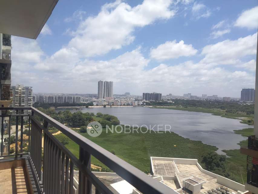 4 BHK Flat In Aparna Sarovar Zenith For Sale  In Serilingampally