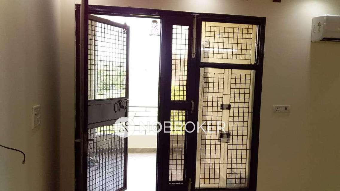 2 BHK Flat For Sale  In Subhash Nagar