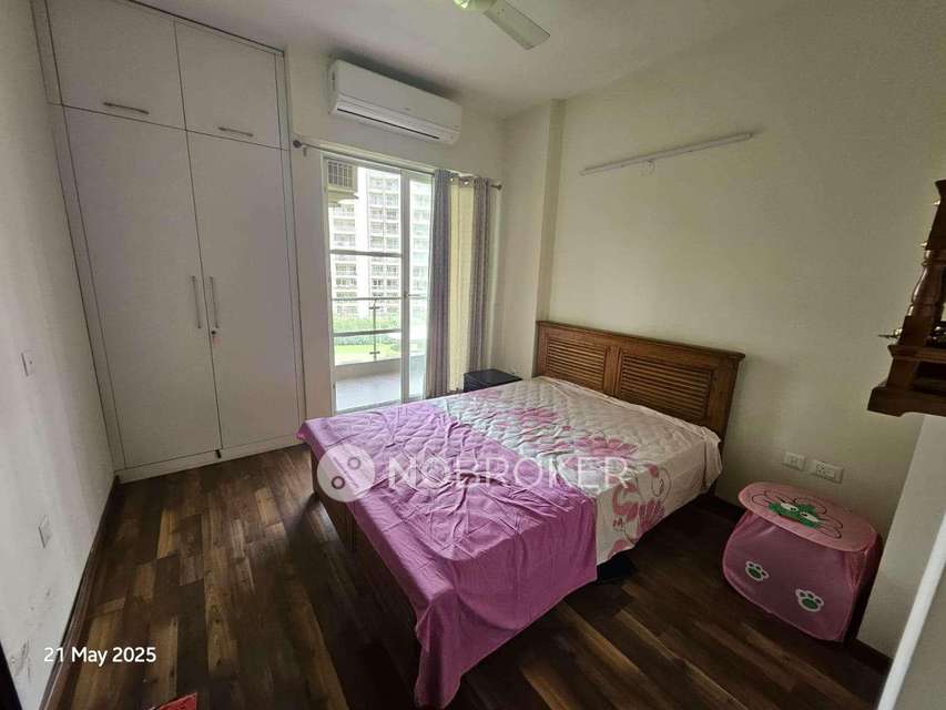 3 BHK Flat In Microtek Greenburg For Sale  In Sector 86