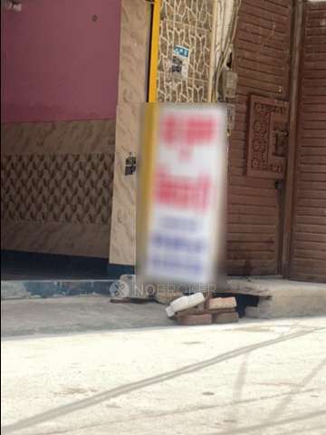 Shop in New Mustafabad, Delhi for sale 