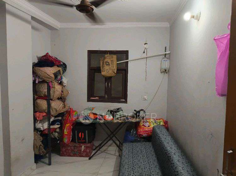 4 BHK Flat In Tughlakabad For Sale  In R-z-228, Block Rz, Tughlakabad Extension