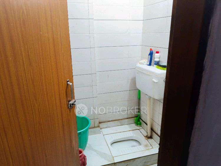 4 BHK Flat In Tughlakabad For Sale  In R-z-228, Block Rz, Tughlakabad Extension