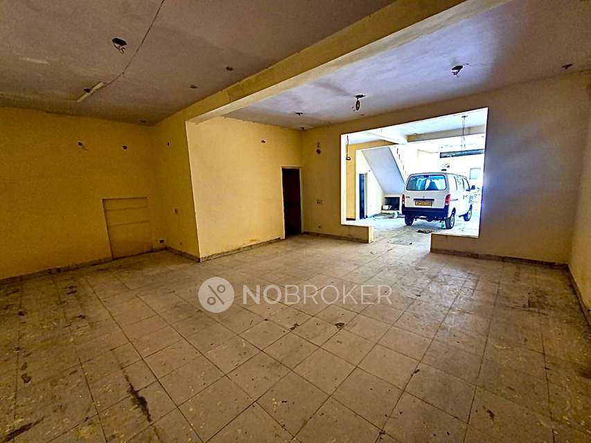 Godown/Warehouse in Sector 53, Noida for Rent 