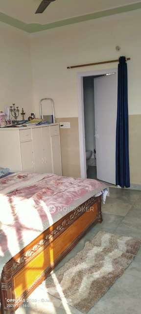 2 BHK Flat In Sb For Sale  In Nk-2, Indraprastha Colony, Sector 32, Faridabad, Haryana 121003, India