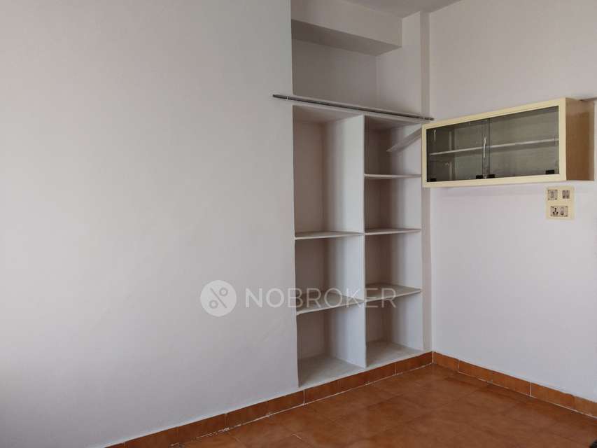 2 BHK Flat In Sai Murali Appartment For Sale  In  Habsiguda