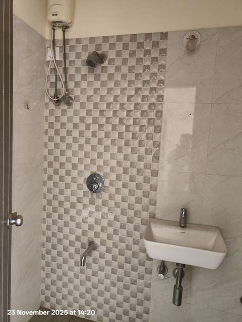 2 BHK Flat In Pushkraj Chs For Sale  In Malad East