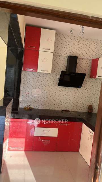 2 BHK Flat In Keshav Niwas Building, Dhanlaxmi  For Sale  In Mulund East