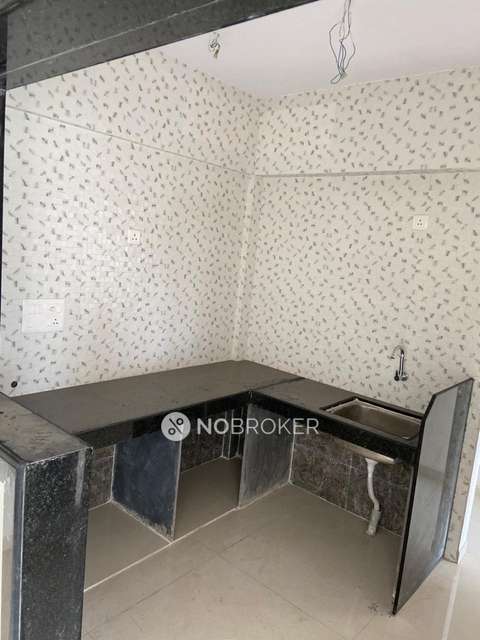 2 BHK Flat In Keshav Niwas Building, Dhanlaxmi  For Sale  In Mulund East