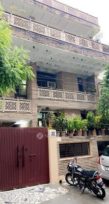 4+ BHK Flat For Sale  In Kalkaji