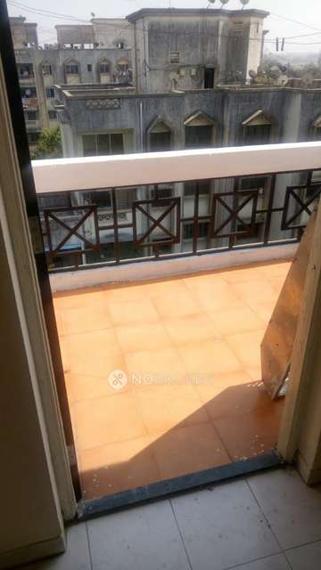 1 BHK Flat In Mantri Market Apartment, Hadapsar for Rent  In Hadapsar