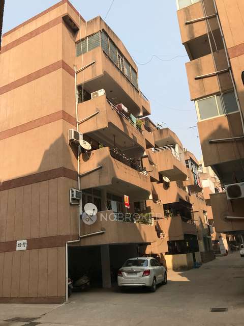 2 BHK Flat In Hewo Apartments for Rent In Sector 31