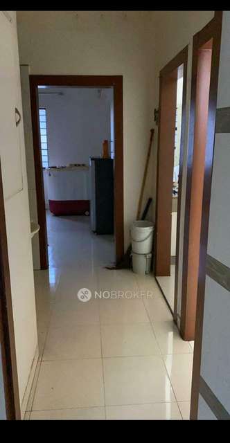 Single Room for Female In 2 BHK  In Sphurti Society Wakdewadi  In Sphurti Society