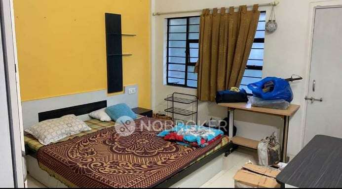Single Room for Female In 2 BHK  In Sphurti Society Wakdewadi  In Sphurti Society
