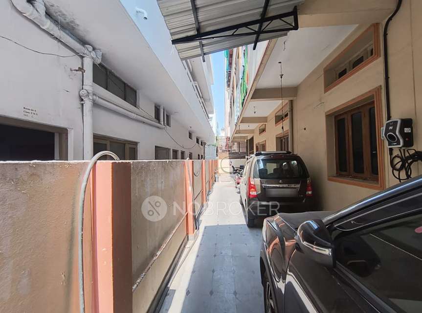 4+ BHK Flat In Sd For Sale  In Kothapet