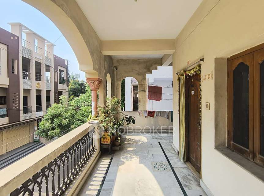 4+ BHK Flat In Sd For Sale  In Kothapet