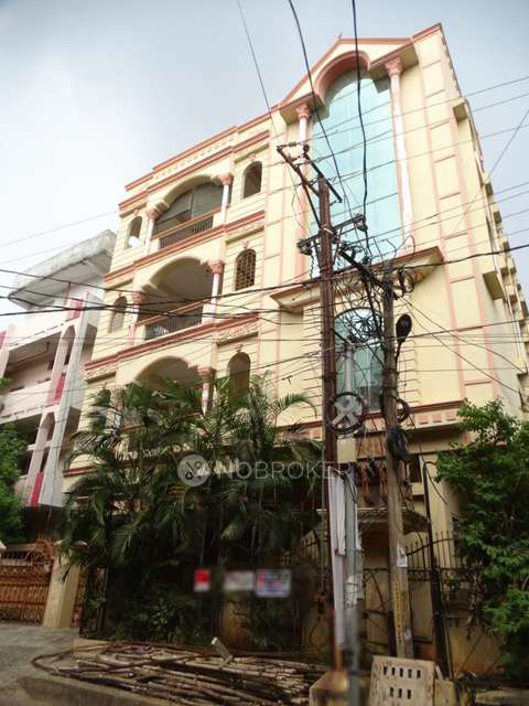 4+ BHK Flat In Sd For Sale  In Kothapet