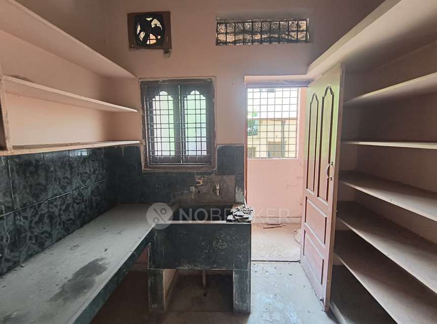 4+ BHK Flat In Sd For Sale  In Kothapet