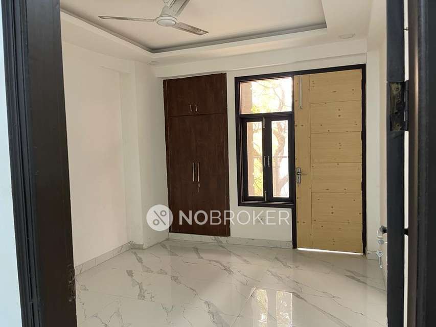 3 BHK Flat In Gulmohar Appartment for Rent  In Chhatarpur