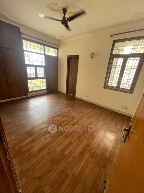 4 BHK Flat In Vastu Apartment for Rent  In Sector 55