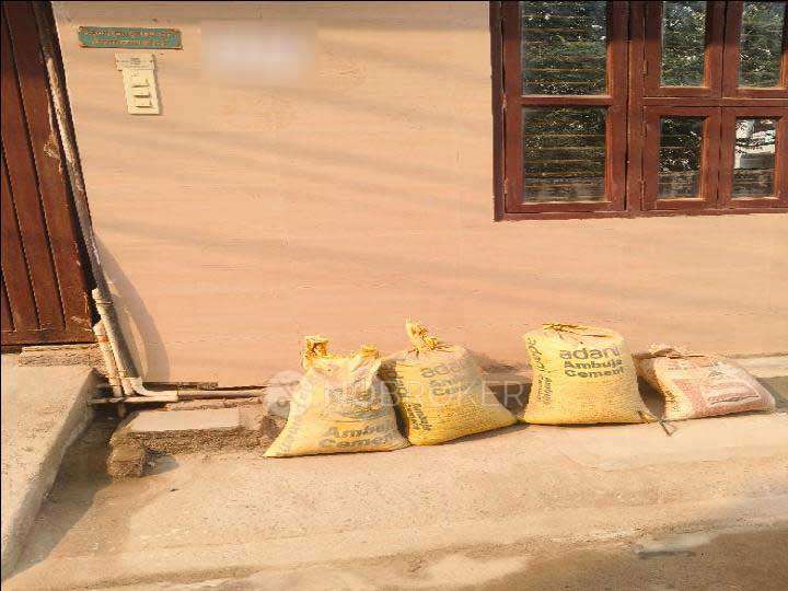 1 RK House for Rent  In Sector 33