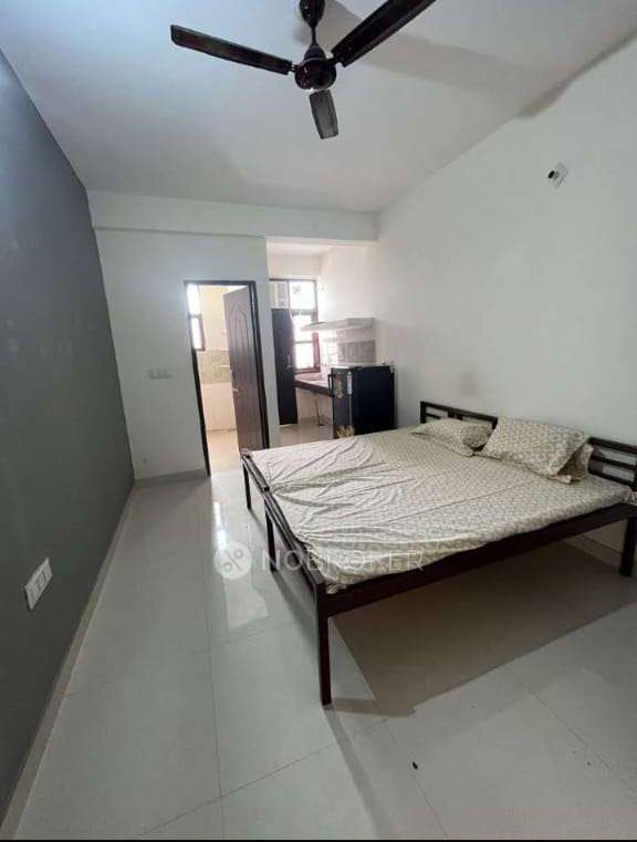 1 RK Flat In Sarbati Devi Bhawan, Dlf Phase Iv for Rent  In *** Ph. Iv