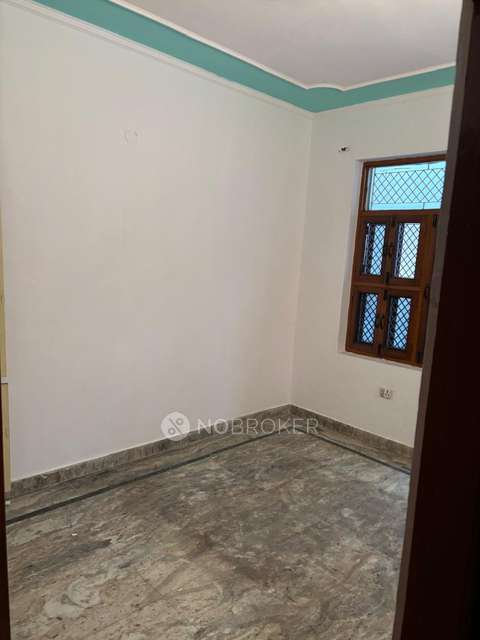 1 BHK Flat In Standalone Building  for Rent  In Sector 10a