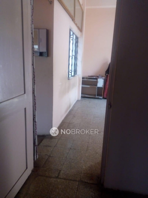 1 BHK Flat In Venkatesh Chsl For Sale  In Manik Baug