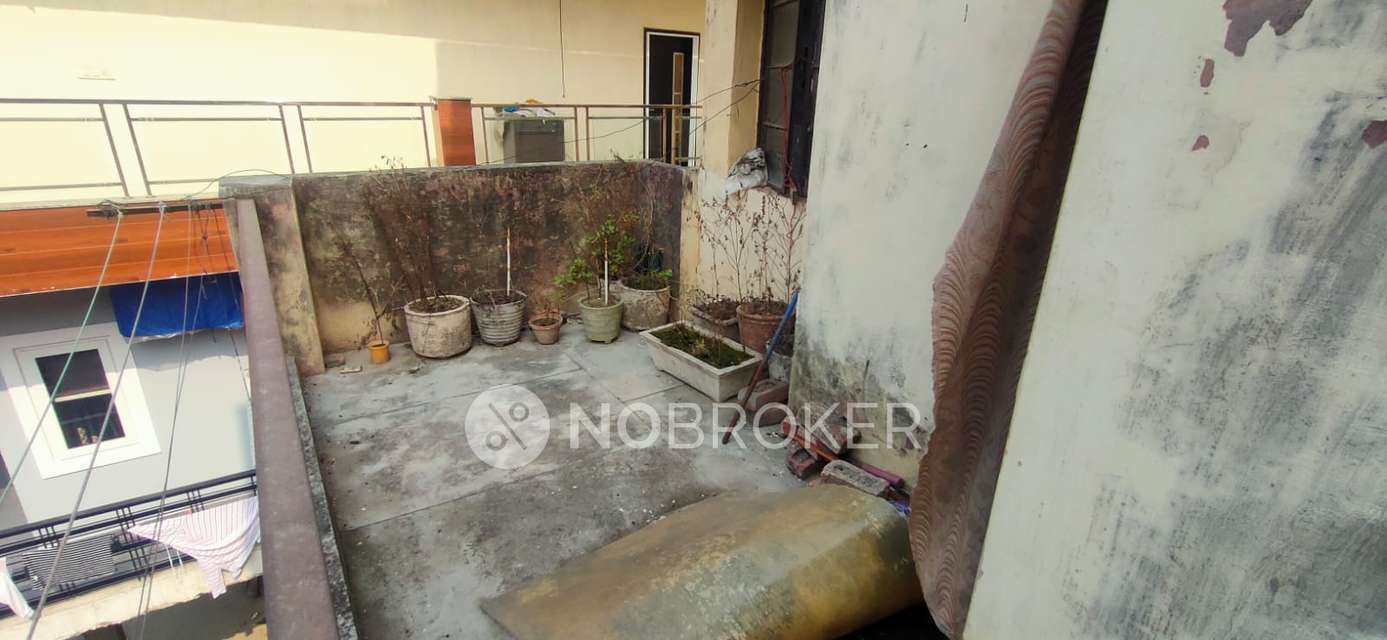 4 BHK Flat For Sale  In Paschim Vihar