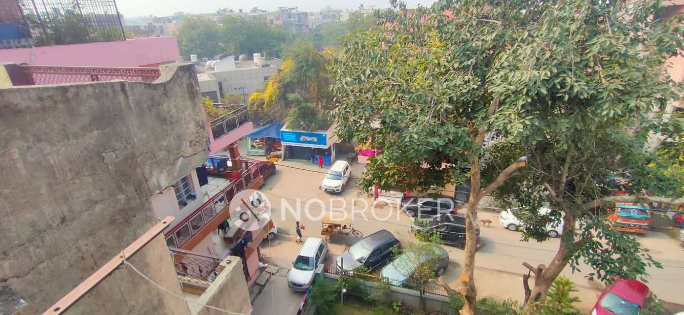 4 BHK Flat For Sale  In Paschim Vihar