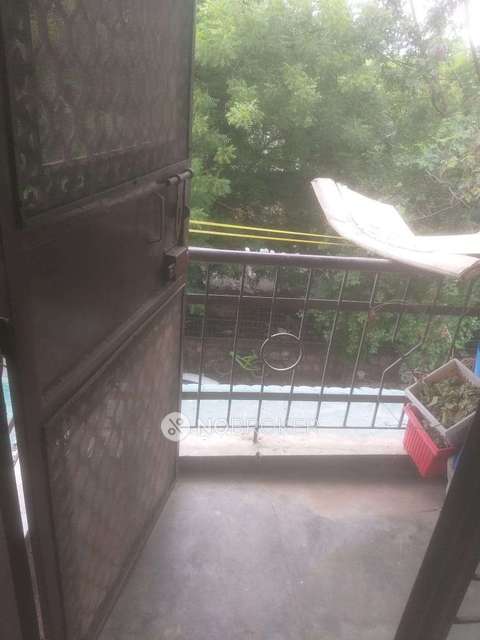 1 BHK Flat In Glorious Apartment For Sale  In Bakkarwala