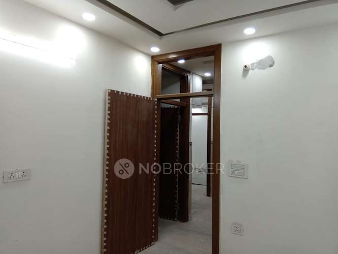 SB Laxmi Nagar Rent WITHOUT BROKERAGE Semifurnished 3 BHK Rental