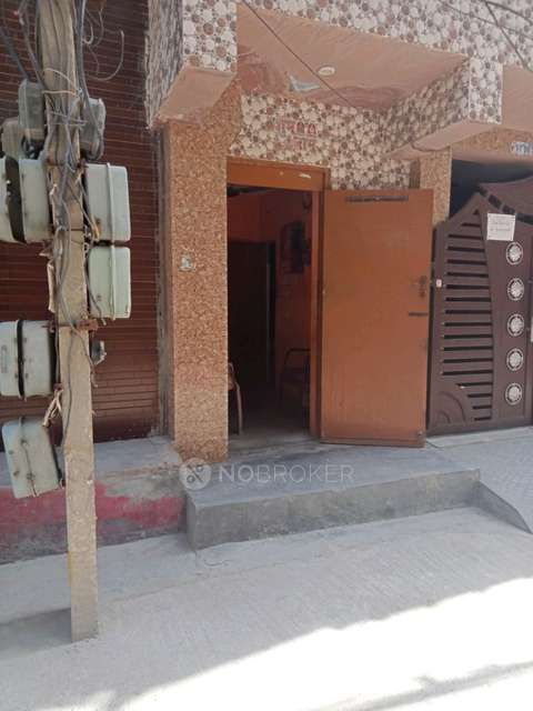2 BHK Flat In Standalone Building  for Rent  In  Sector 7