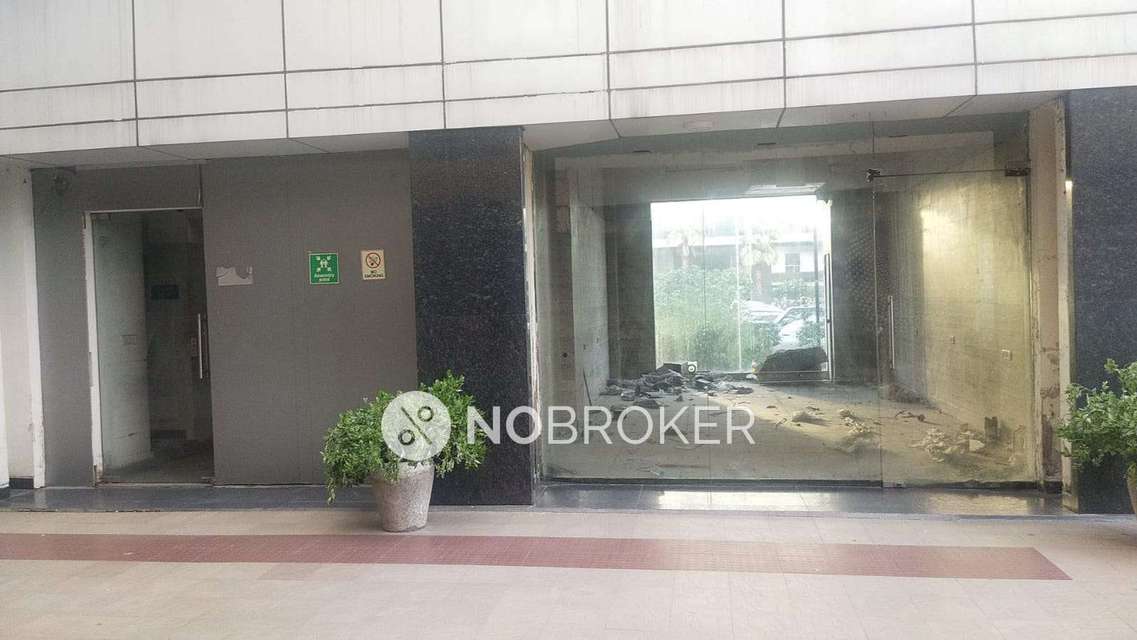 Showroom in Gujranwala Town, Delhi for sale 