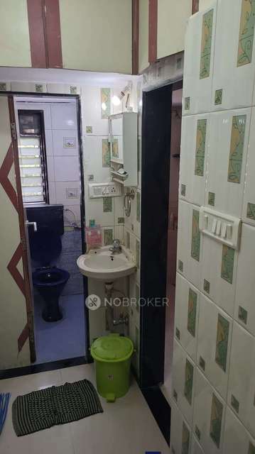 2 BHK Flat In Munisuvrat Chs For Sale  In Ghatkopar West