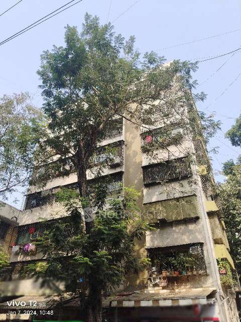 2 BHK Flat In Munisuvrat Chs For Sale  In Ghatkopar West