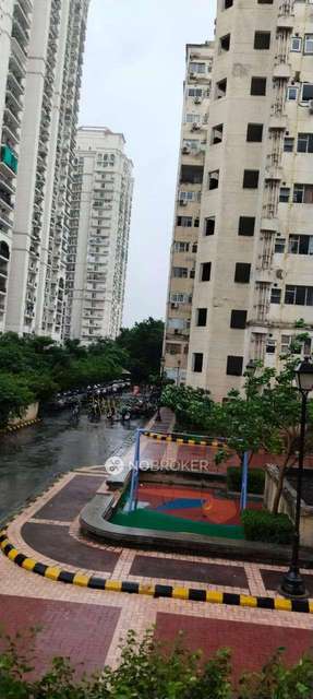 1 BHK Flat In Dlf Apartments For Sale  In  Karam Pura, 