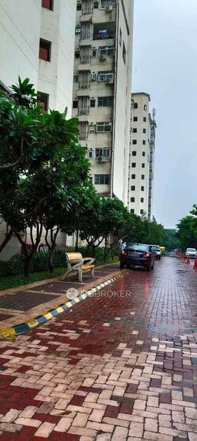 1 BHK Flat In Dlf Apartments For Sale  In  Karam Pura, 