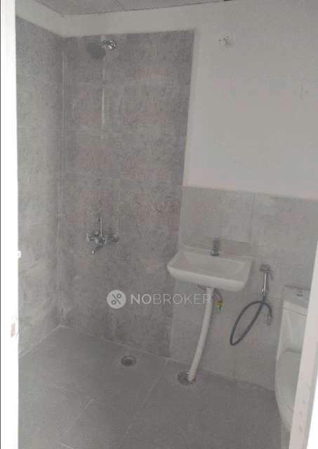 2 BHK Flat In Suncity Avenue 76 For Sale  In Suncity Avenue 76, Block -b3