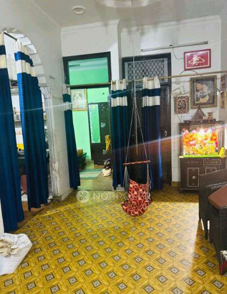 3 BHK Flat In Rwa Majlis Park Block C For Sale  In Adarsh Nagar