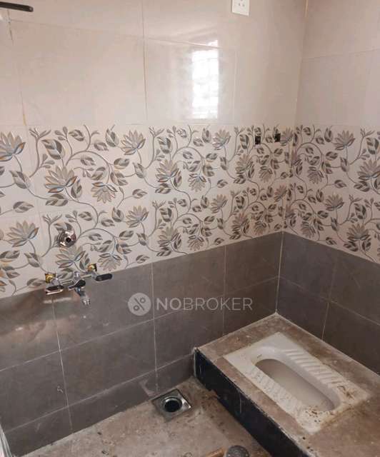 1 RK Flat for Rent  In Subhash Wadi