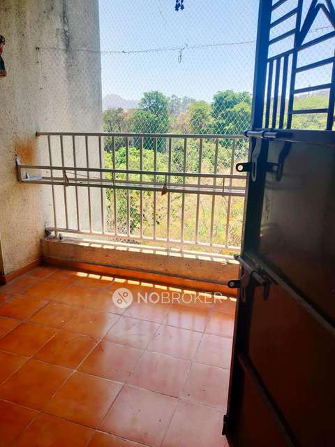 2 BHK Flat In Crystal Building For Sale  In Crystal Building