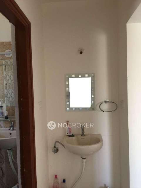 2 BHK Flat In Richmond Lakeview Apartment For Sale  In Ramakrishnapura Rd